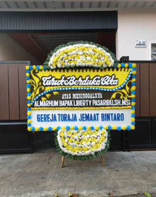 Papan Bunga Duka di Pelindung Hewan